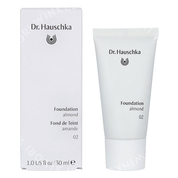 Dr. Hauschka Foundation 30ml #02 Almond