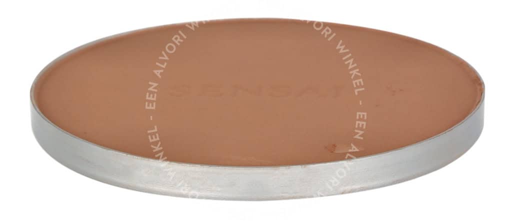 Sensai Total Finish Foundation SPF10 - Refill 11g #205 Topaz Beige - Afbeelding 3